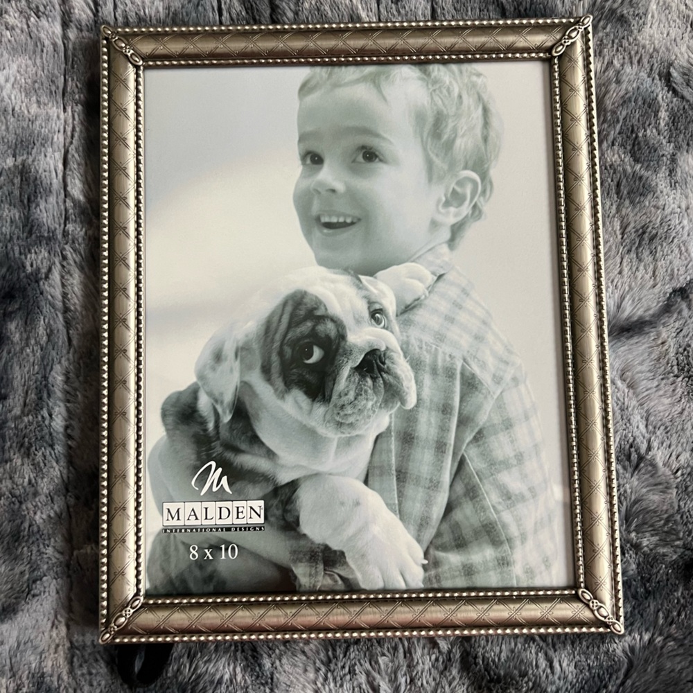 Malden International Designs Frame